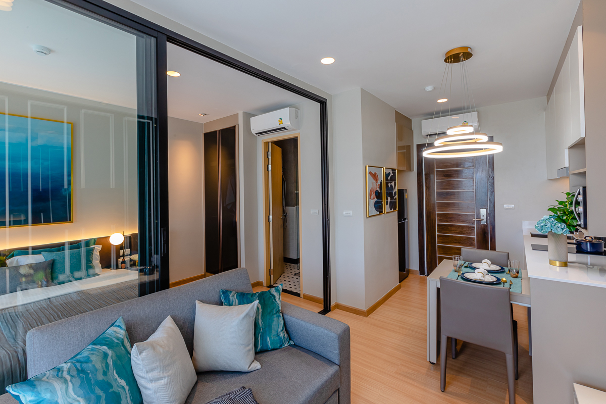  Palmetto Park Hotel & Residence, Karon Beach, Phuket
 